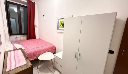 Apartamento básico, balcón, vistas al patio