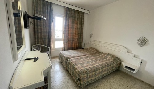 Habitación triple clásica
