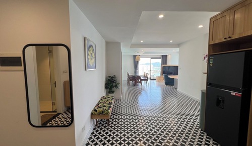 Apartamento ejecutivo, 3 habitaciones, balcón, vistas al mar