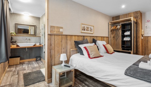 Habitación Confort doble, 1 cama de matrimonio grande, no fumadores, Se admiten mascotas