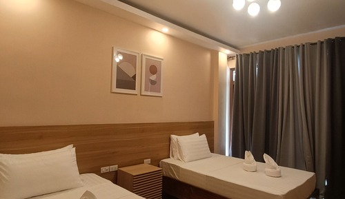 Habitación estándar con 1 cama doble o 2 individuales, no fumadores, vistas a la montaña