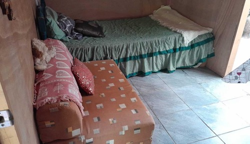 Habitación básica, patio