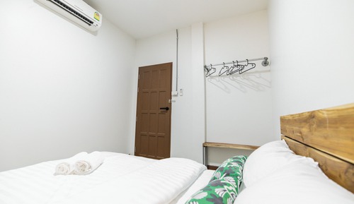 Queen Room - No window External bathroom