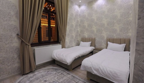 Habitación con 1 cama doble o 2 individuales, vistas a la ciudad