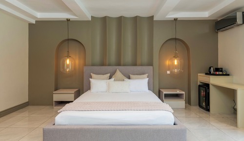 Habitación Deluxe doble, 1 cama de matrimonio grande, Aire acondicionado, vistas al jardín