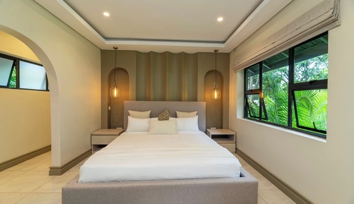 Habitación Deluxe doble, 1 cama de matrimonio grande, baño privado, vistas al jardín