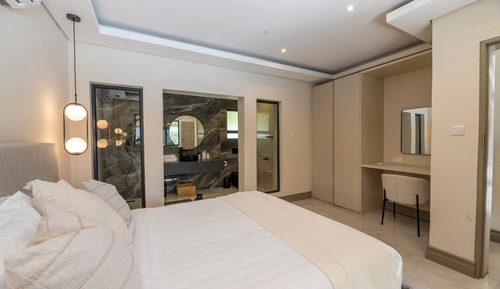 Suite estudio Deluxe, 1 cama de matrimonio grande, cocina básica, vistas a la piscina