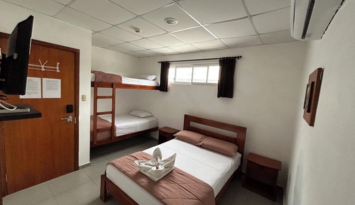 Habitación cuádruple básica