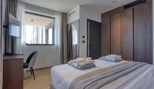 Standard Suite, Balcony, Partial Sea View