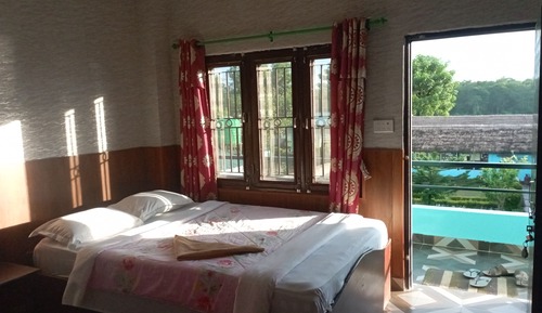Habitación con 1 cama doble o 2 individuales, vistas al río