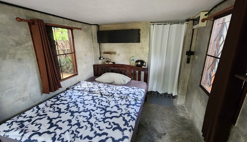 Cabaña estándar, 1 cama de matrimonio, vistas al jardín