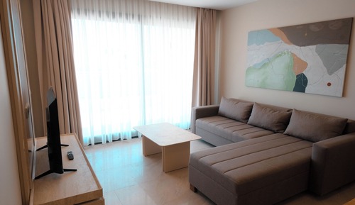 Suite Confort, no fumadores, vistas a la piscina
