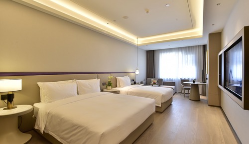 Habitación triple, vistas a la ciudad