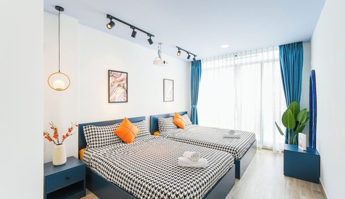 Apartamento, 3 habitaciones, balcón, vistas a la ciudad