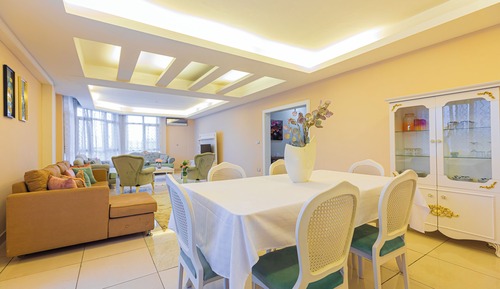 Apartamento familiar, 3 habitaciones, vistas a la ciudad
