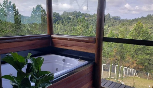 Chalet Deluxe, cocina básica, vistas a la montaña