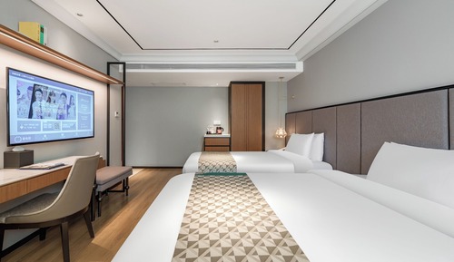 Family Triple Room, City View