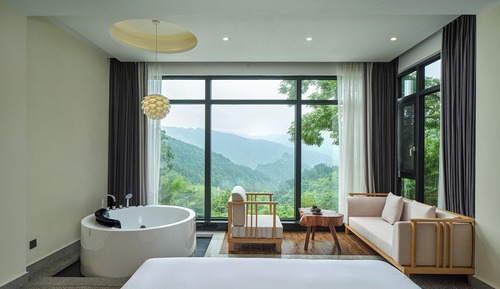 Suite básica, vistas a la colina