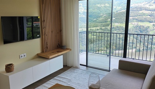 Villa, vistas al río