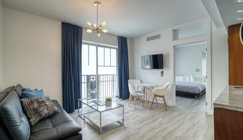Suite estudio Deluxe, vistas parciales al mar