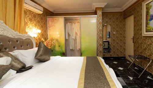 Suite Deluxe, baño privado, vistas al parque