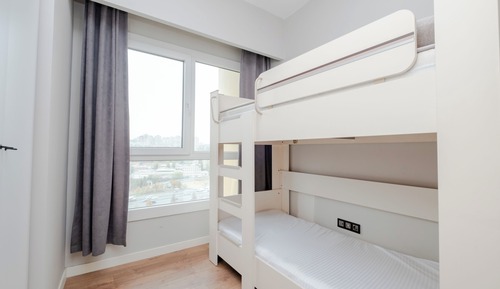 Apartamento básico, balcón, vistas a la ciudad