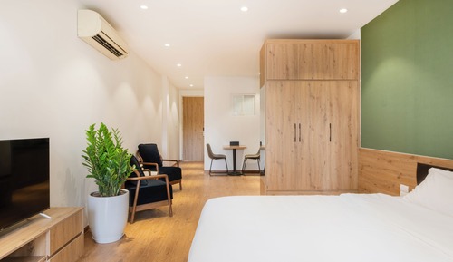 Estudio ejecutivo, cocina, vistas a la ciudad