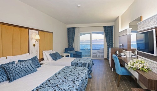 Habitación clásica, vistas parciales al mar