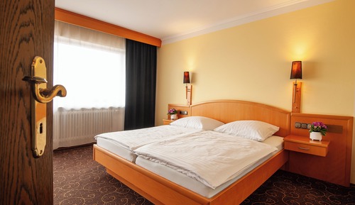 Habitación estándar doble, 1 cama de matrimonio grande, fumadores, vistas a la montaña