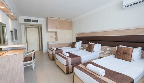 Habitación estándar, balcón, vistas parciales al mar