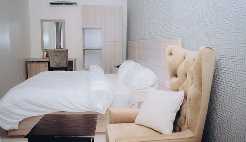 Signature Room, Non Smoking, Courtyard View