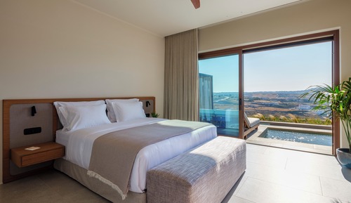 Superior Suite with Panoramic View & Shared Heated Pool