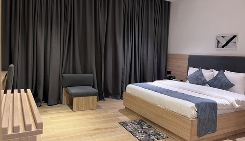 Habitación estándar doble, balcón, vistas a la ciudad