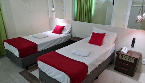 Habitación económica con 1 cama doble o 2 individuales
