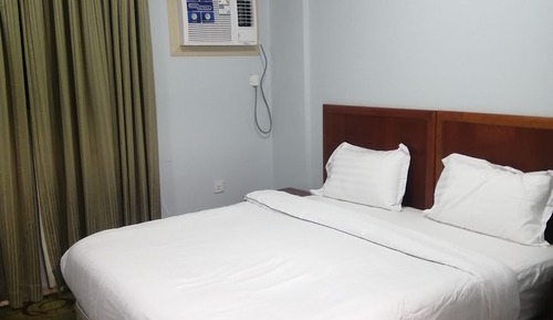 Room, Multiple Beds, Non Smoking, City View
