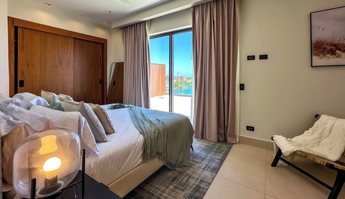 Ático de lujo, 3 habitaciones, piscina privada, vistas al puerto deportivo