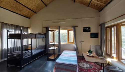Habitación familiar doble, balcón, vistas a la colina