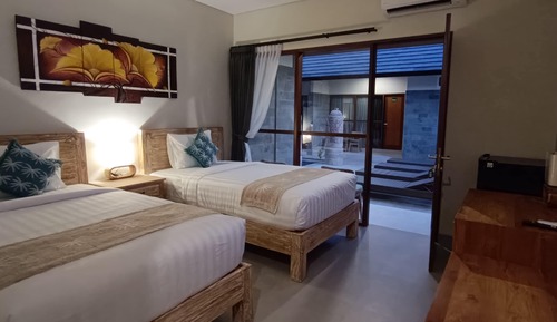 Habitación Deluxe con 2 camas individuales, balcón, vistas a la piscina