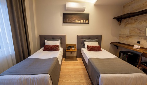 Habitación Deluxe con 1 cama doble o 2 individuales, balcón, vistas a la montaña