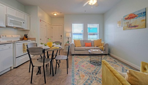 Casa (Multiple Bedrooms)