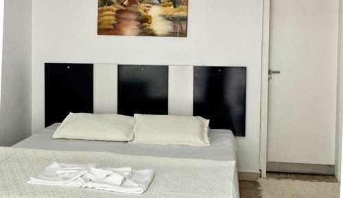 Habitación estándar con 2 camas individuales, vistas a la piscina