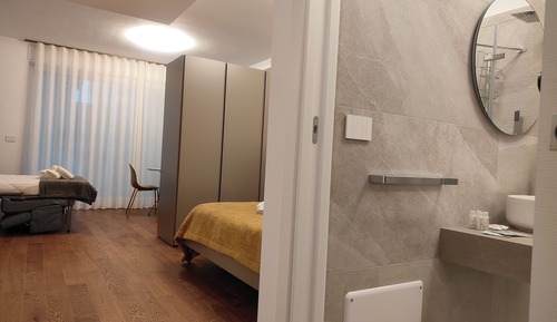 Apartamento superior, balcón