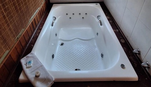 Habitación Deluxe, bañera de hidromasaje