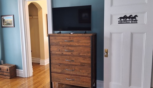 Superior Suite, 1 King Bed, Private Bathroom