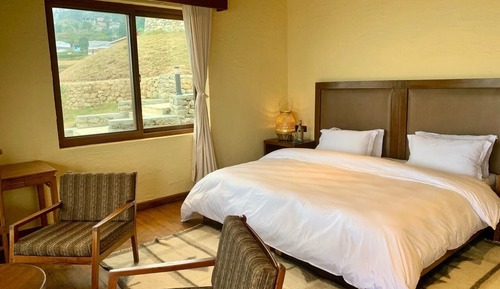 Habitación Deluxe con 1 cama doble o 2 individuales, vistas a la montaña
