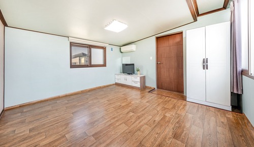 Habitación básica, 2 habitaciones (Main Building Room 302)