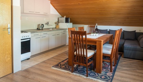Apartamento (Attic Apartment with Balcony A2)