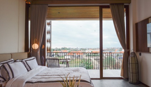 Estudio Deluxe, balcón, vistas a la piscina