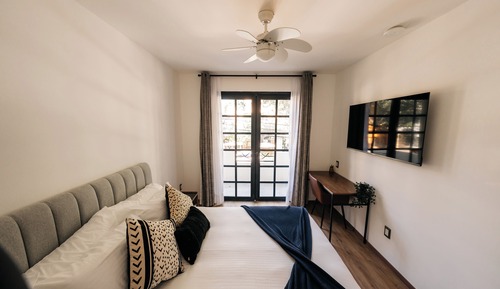 Habitación básica, balcón, vistas a la ciudad