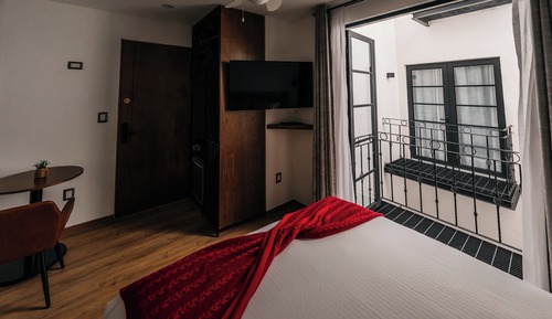 Habitación básica doble de uso individual, no fumadores, balcón